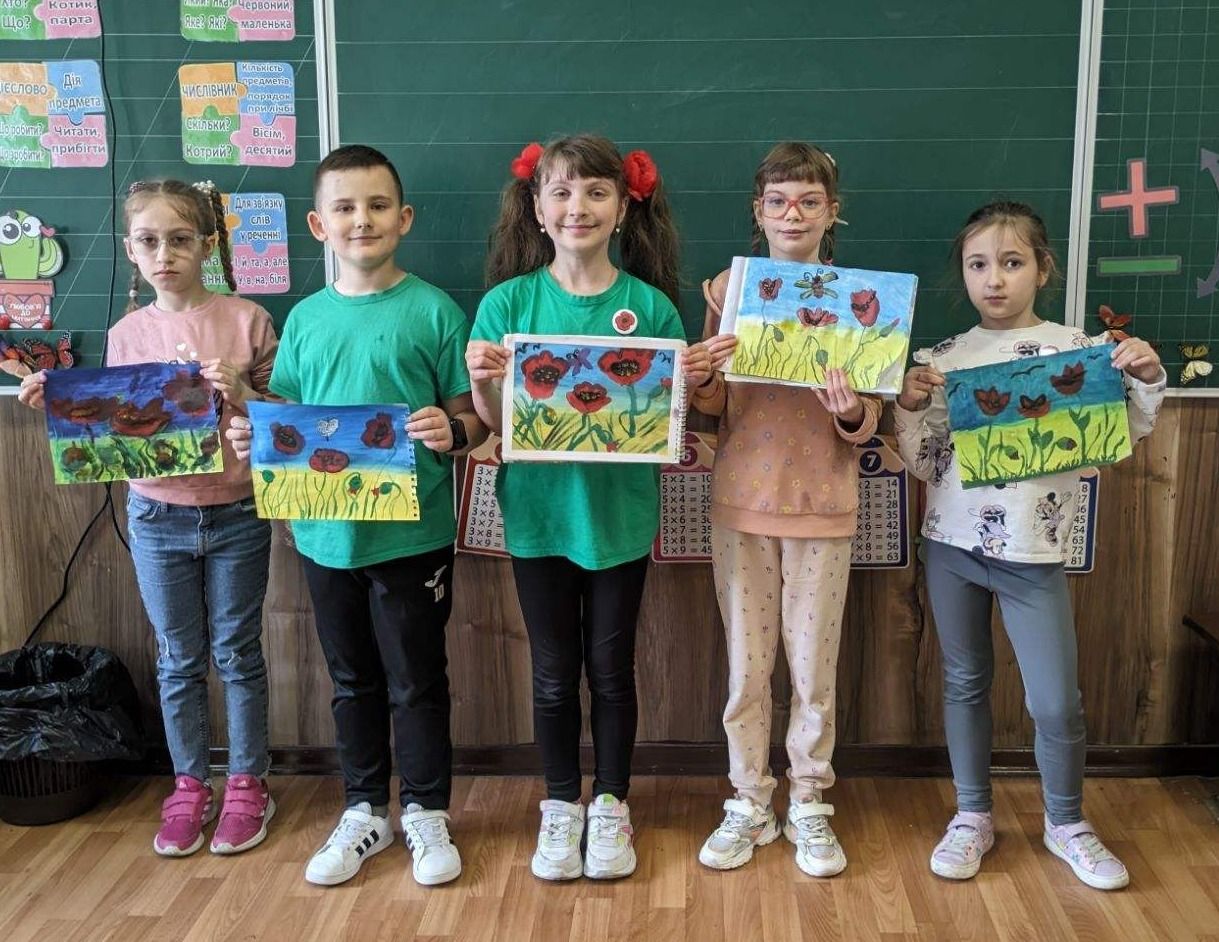 Вшанували День пам’яті та примирення зворушливими малюнками