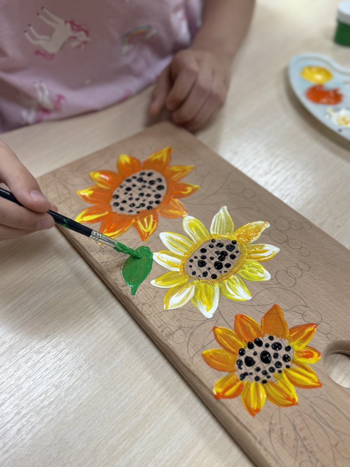 Майстер-клас “Квітучі соняшники” у техніці петриківського розпису!