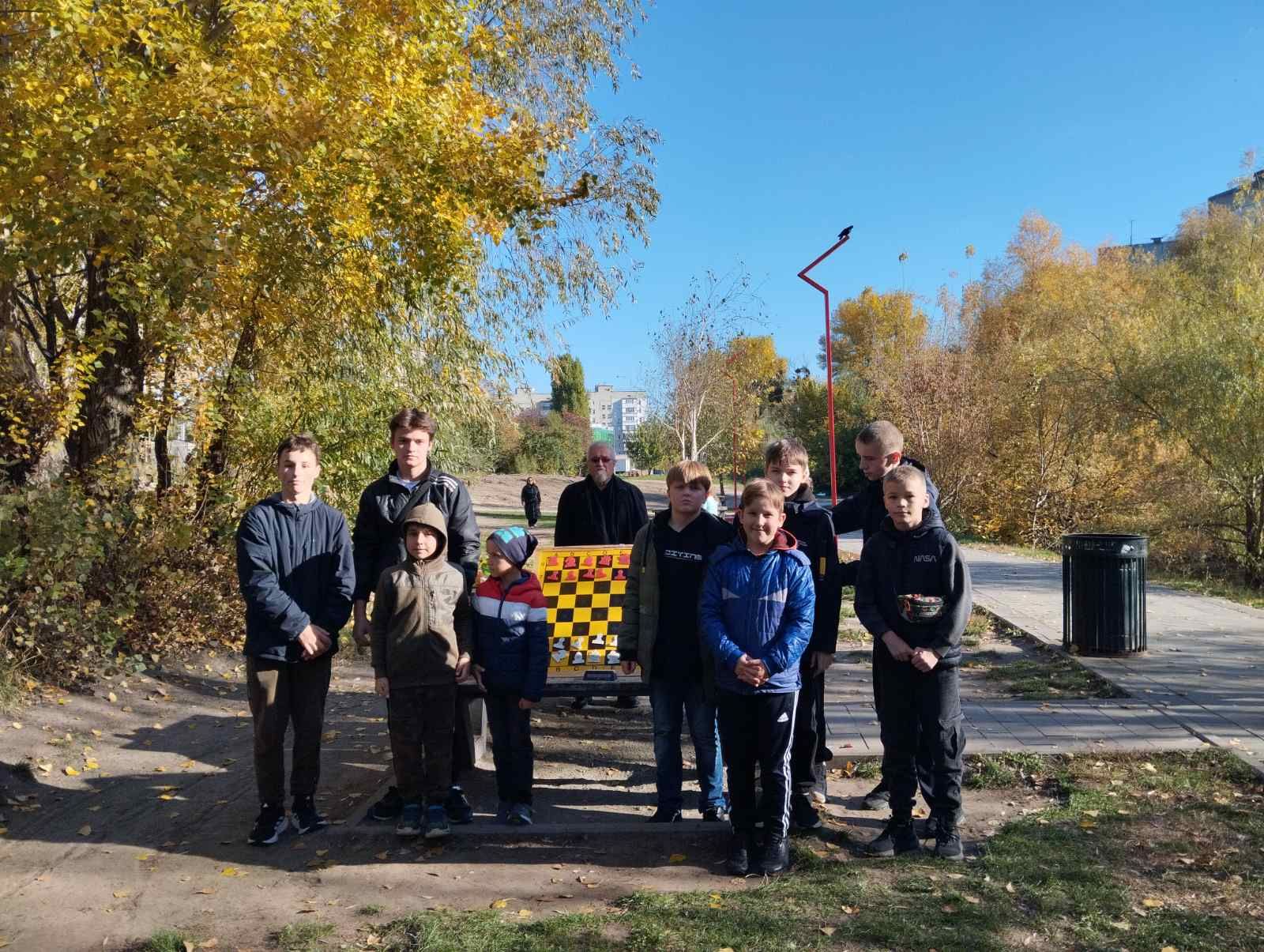 Осінні канікули для гуртківців Вишнівського центру творчості дітей та юнацтва грають всіма барвами!