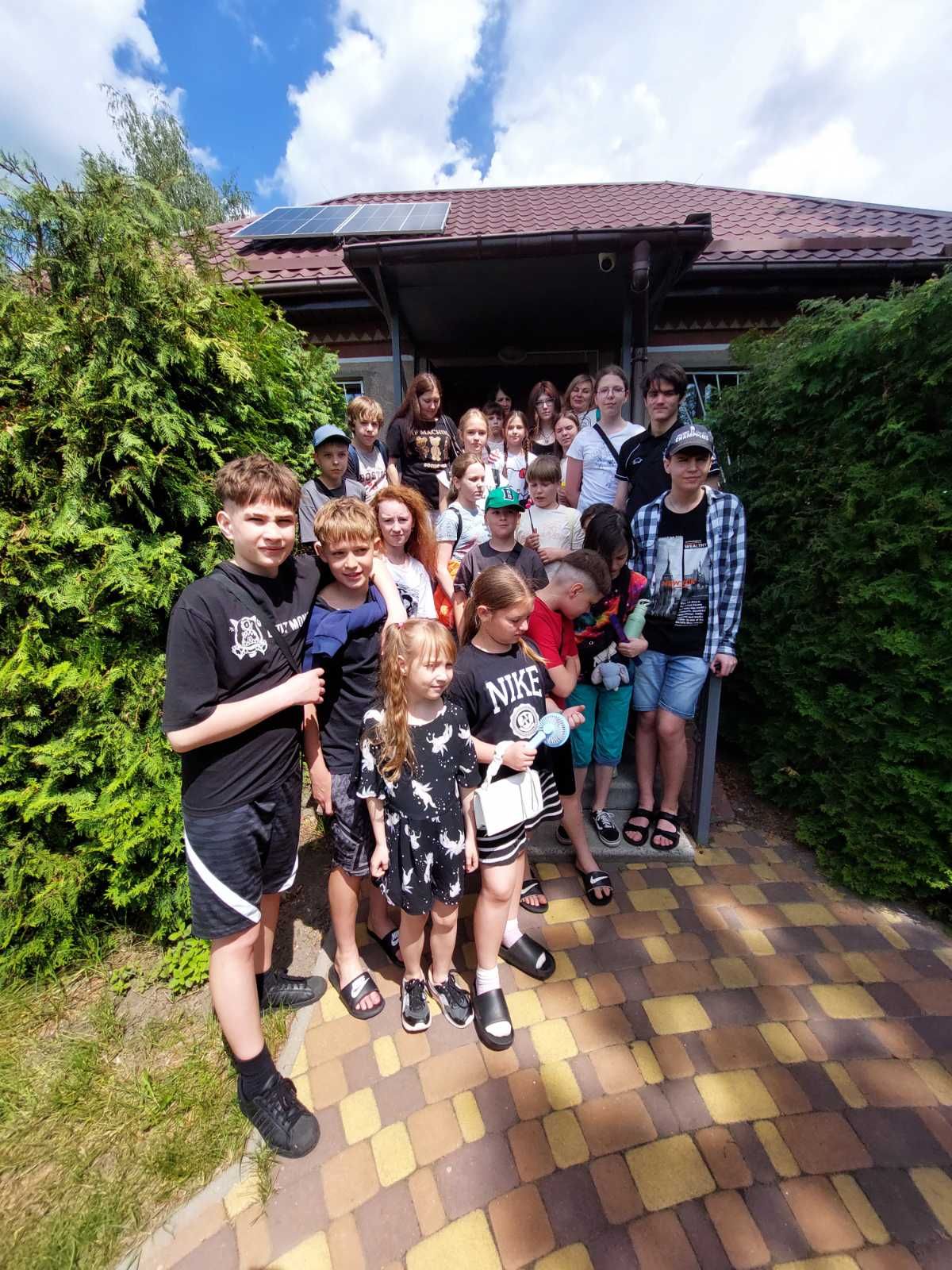 Натхнення мистецтвом: Поїздка вихованців Вишнівського центру творчості дітей та юнацтва до музею Миколи Пимоненка